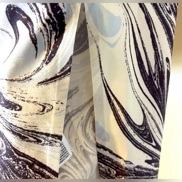 NWOT Athleta Refined Zephyr Grey and Blue Swirl Tank Size S Sku#104 - Picture 5 of 7